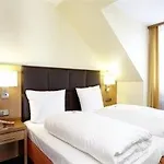 Gruenwald Szálloda 3*